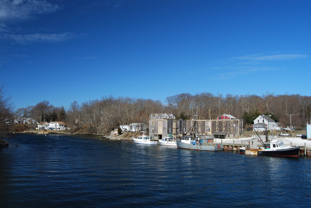 HVAC service technician in Tiverton RI