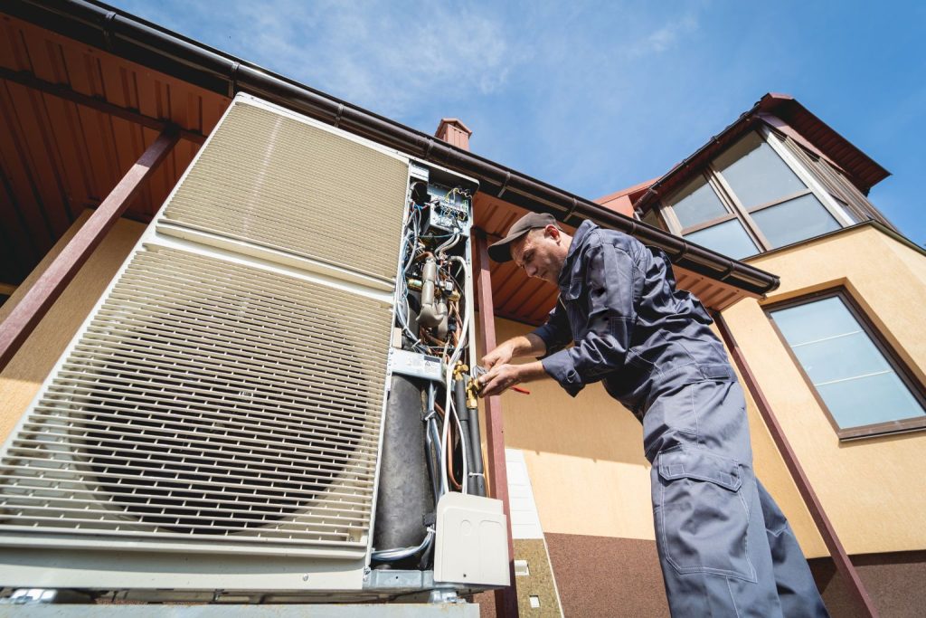hvac_tech_outside_3 Heating and cooling service for Little Compton Rhode Island homes